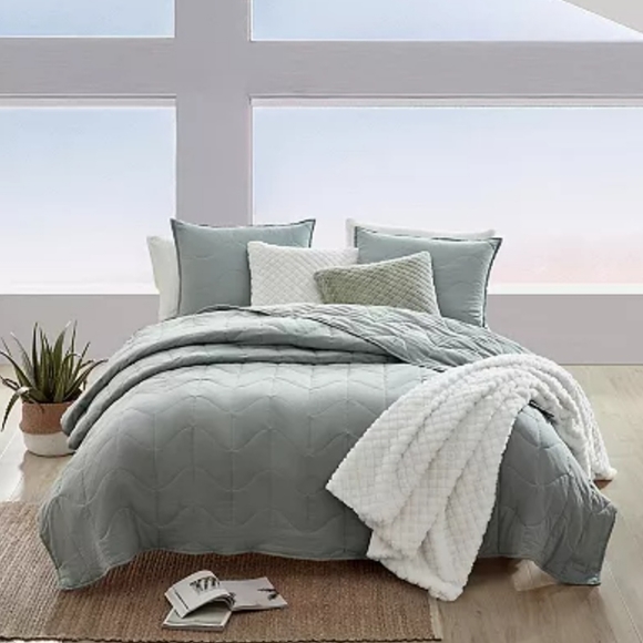 UGG Bedding Nwt Koolaburra By Ugg Quilt Set With Shams Poshmark